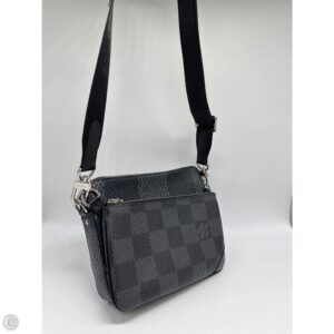 Crossbody Luxury Designer By Louis Vuitton, Size: Medium