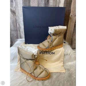 Boots Luxury Designer By Louis Vuitton In Brown, Size: 5