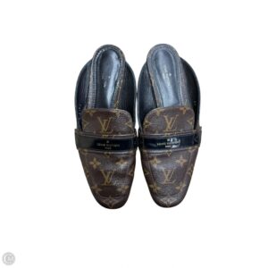 Shoes Luxury Designer By Louis Vuitton In Brown